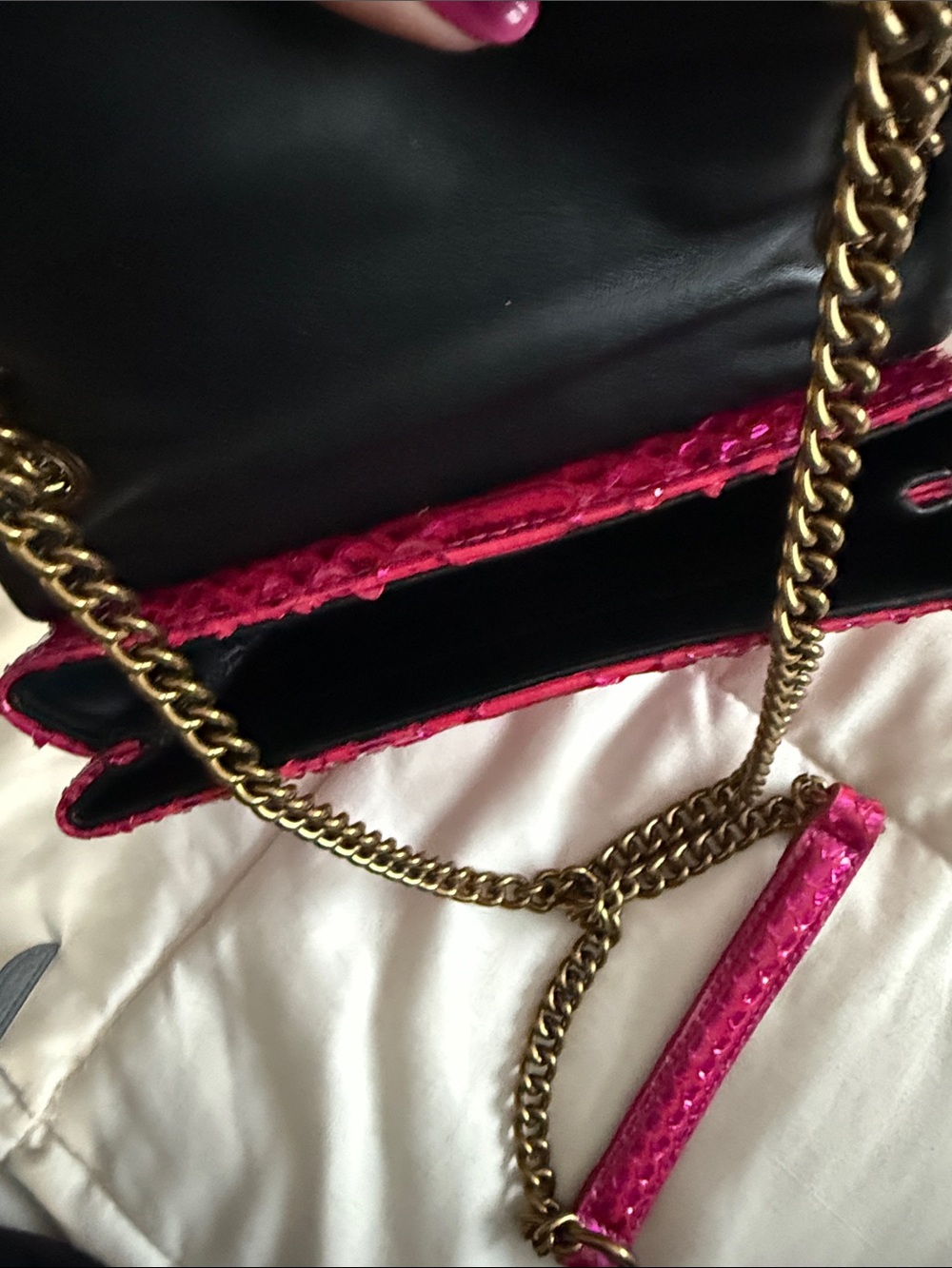 Kurt Geiger Fuchsia Python-Embossed Chain Crossbody Bag - Picture 4 of 4